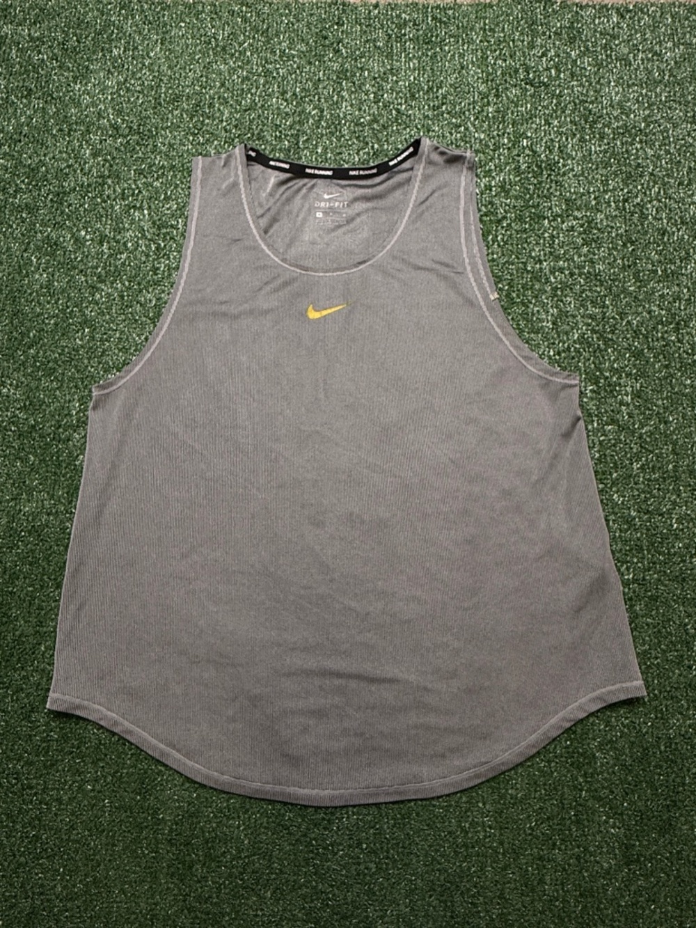 Nike Tank Top Womens Size M Gray Sleeveless Center Swoosh Running